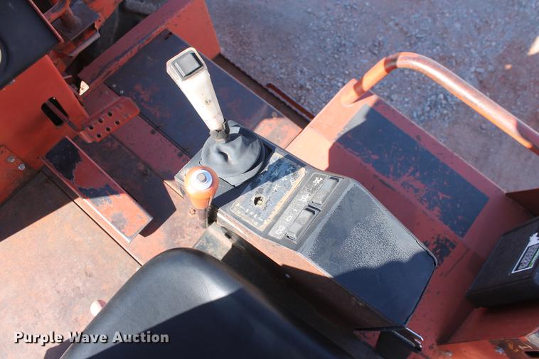 image for item DB5083 1994 Ditch Witch 8020JD vibratory cable plow