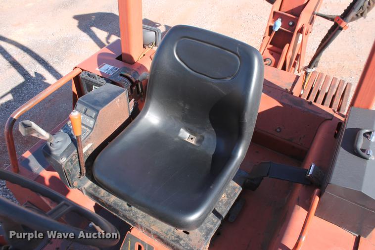 image for item DB5083 1994 Ditch Witch 8020JD vibratory cable plow