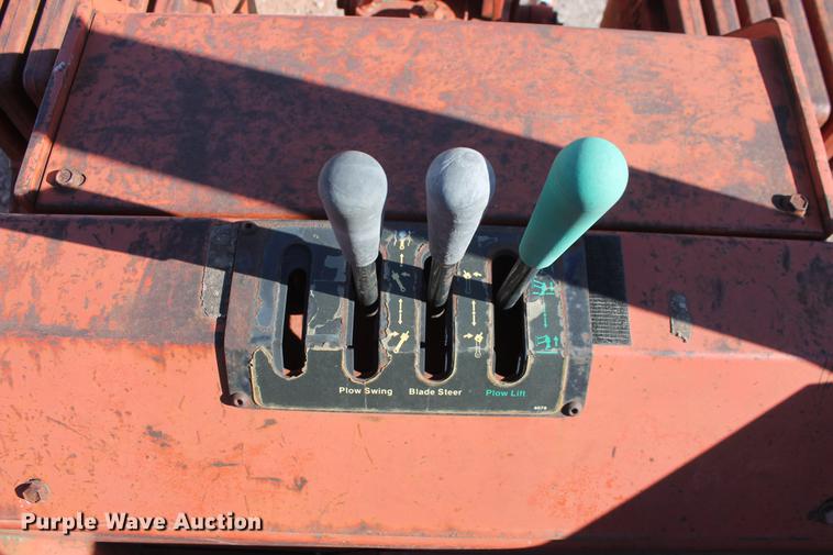 image for item DB5083 1994 Ditch Witch 8020JD vibratory cable plow