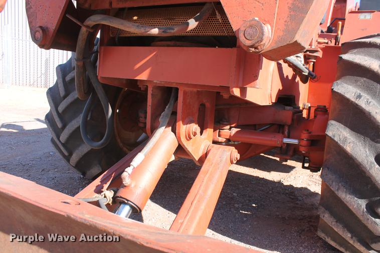 image for item DB5083 1994 Ditch Witch 8020JD vibratory cable plow