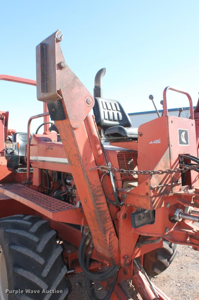 image for item DB5083 1994 Ditch Witch 8020JD vibratory cable plow