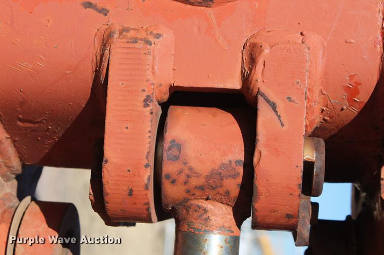 image for item DB5083 1994 Ditch Witch 8020JD vibratory cable plow