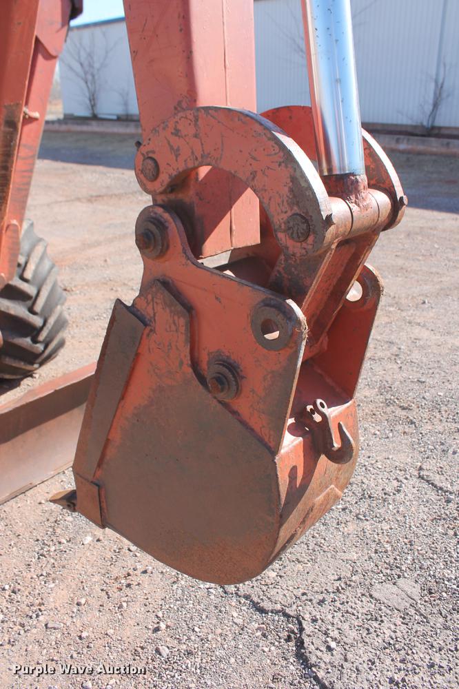 image for item DB5083 1994 Ditch Witch 8020JD vibratory cable plow