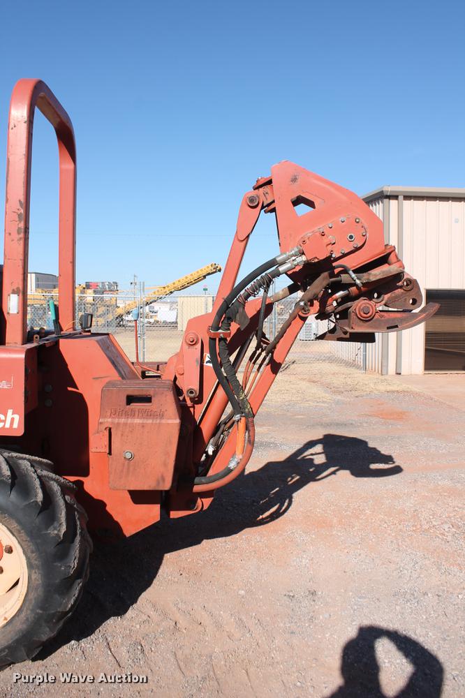 image for item DB5083 1994 Ditch Witch 8020JD vibratory cable plow