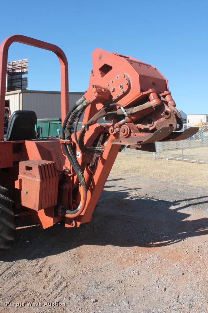 image for item DB5083 1994 Ditch Witch 8020JD vibratory cable plow