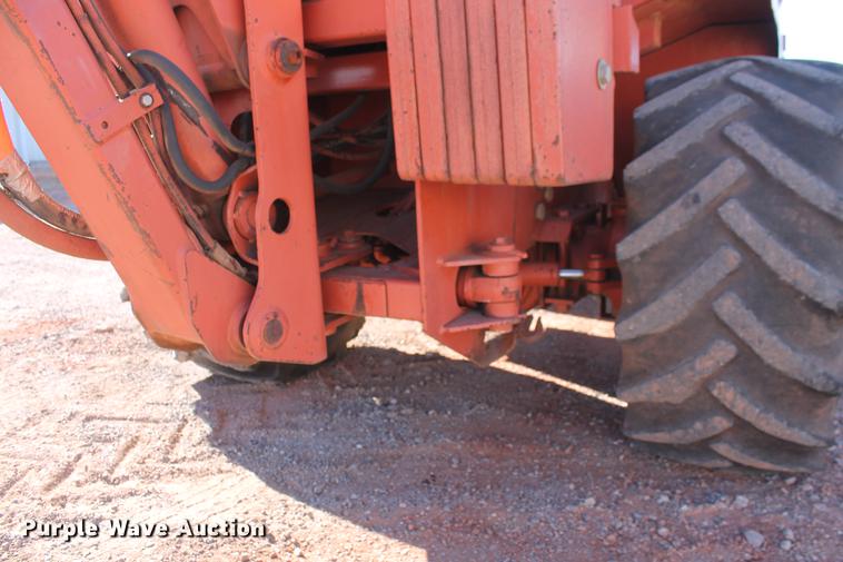 image for item DB5083 1994 Ditch Witch 8020JD vibratory cable plow