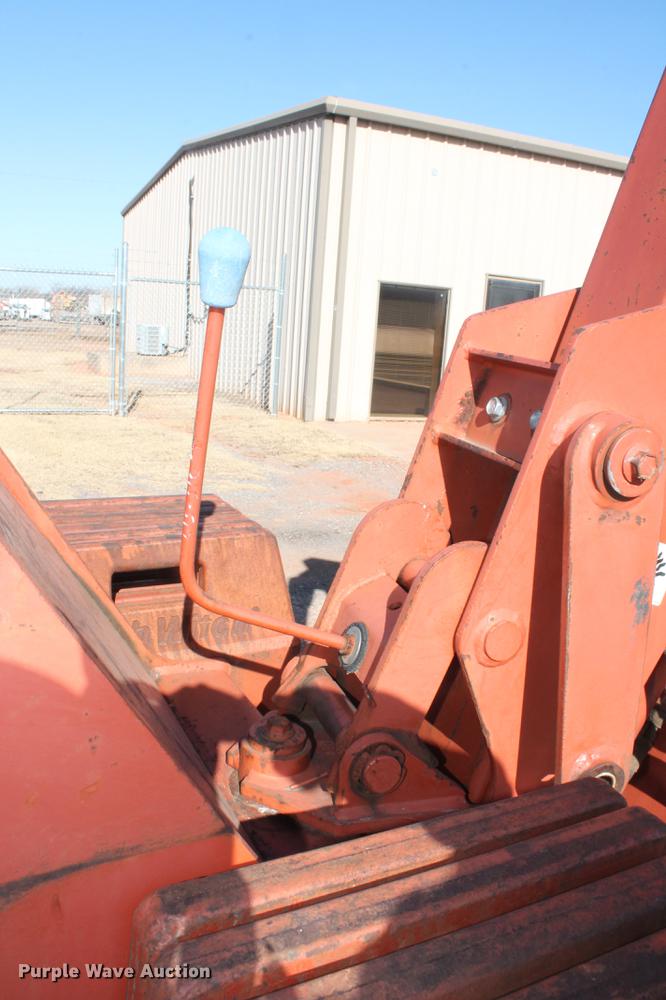 image for item DB5083 1994 Ditch Witch 8020JD vibratory cable plow