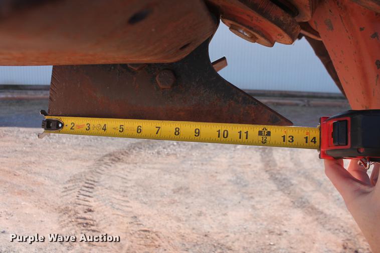 image for item DB5083 1994 Ditch Witch 8020JD vibratory cable plow