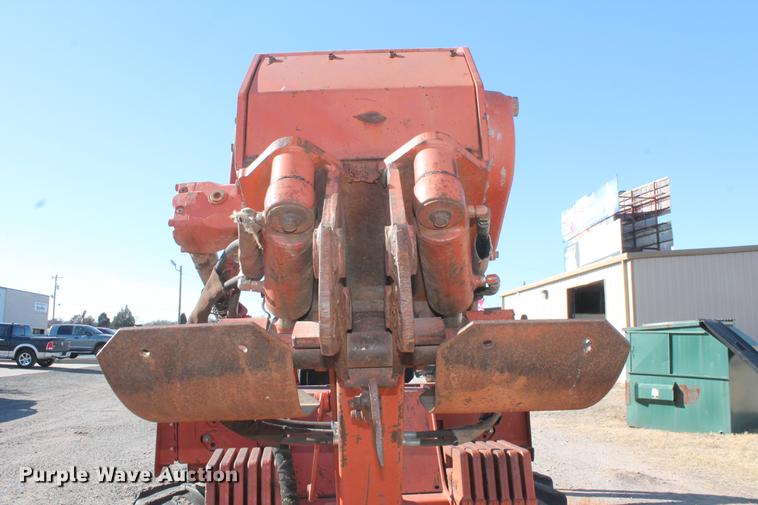 image for item DB5083 1994 Ditch Witch 8020JD vibratory cable plow