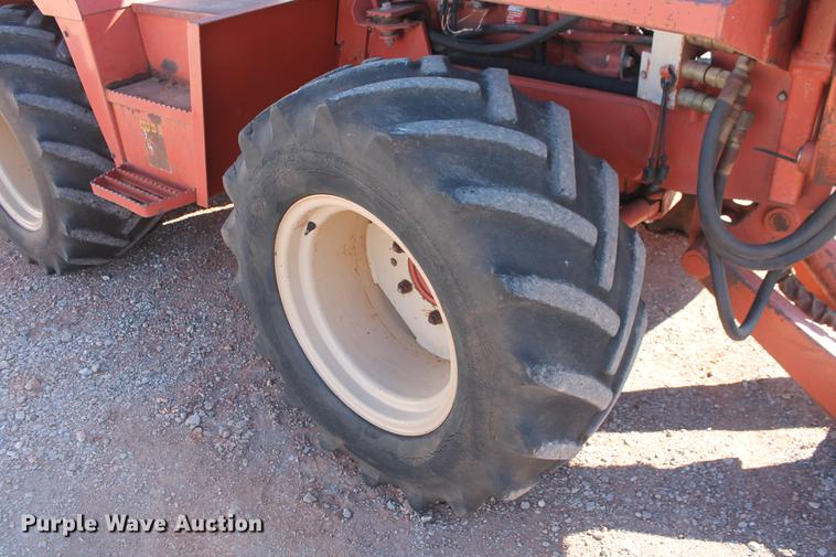 image for item DB5083 1994 Ditch Witch 8020JD vibratory cable plow