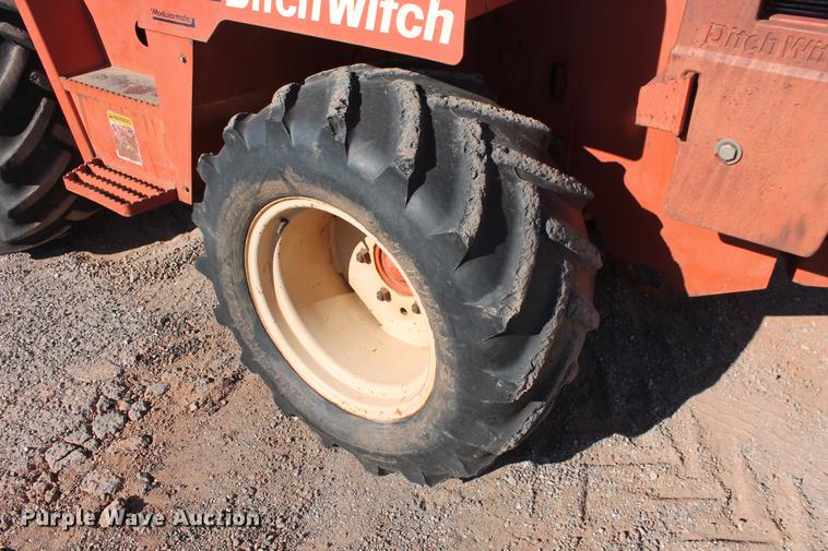 image for item DB5083 1994 Ditch Witch 8020JD vibratory cable plow