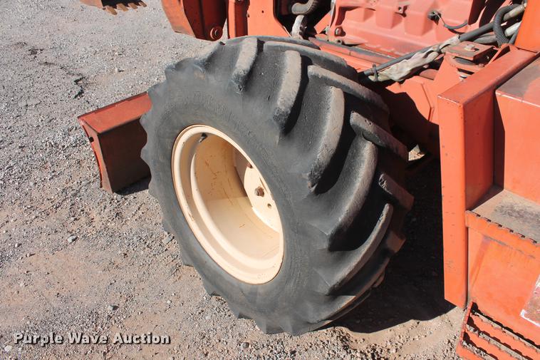 image for item DB5083 1994 Ditch Witch 8020JD vibratory cable plow