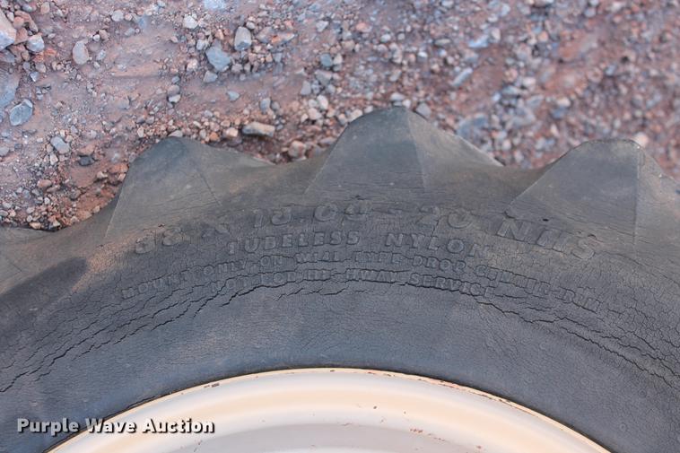 image for item DB5083 1994 Ditch Witch 8020JD vibratory cable plow