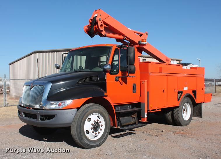image for item DB5087 2010 International DuraStar 4300 bucket truck