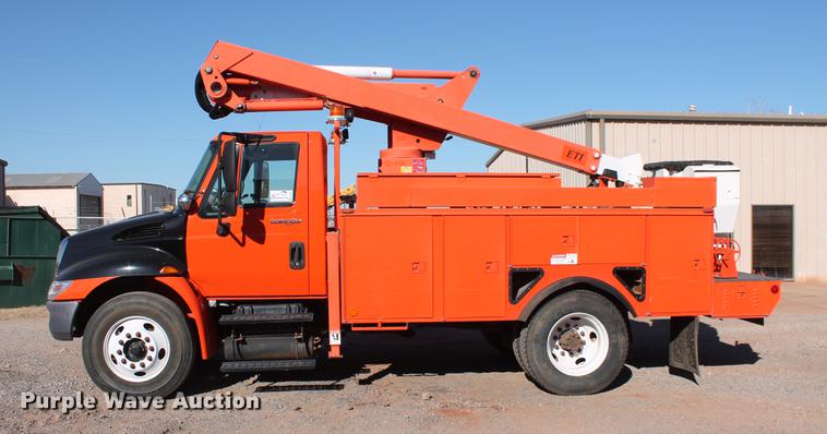 image for item DB5087 2010 International DuraStar 4300 bucket truck