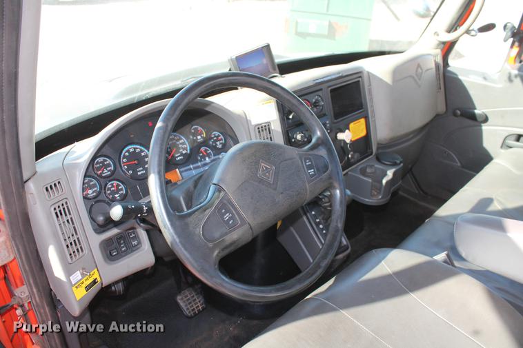 image for item DB5087 2010 International DuraStar 4300 bucket truck