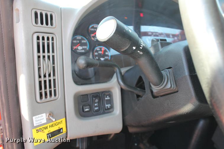 image for item DB5087 2010 International DuraStar 4300 bucket truck