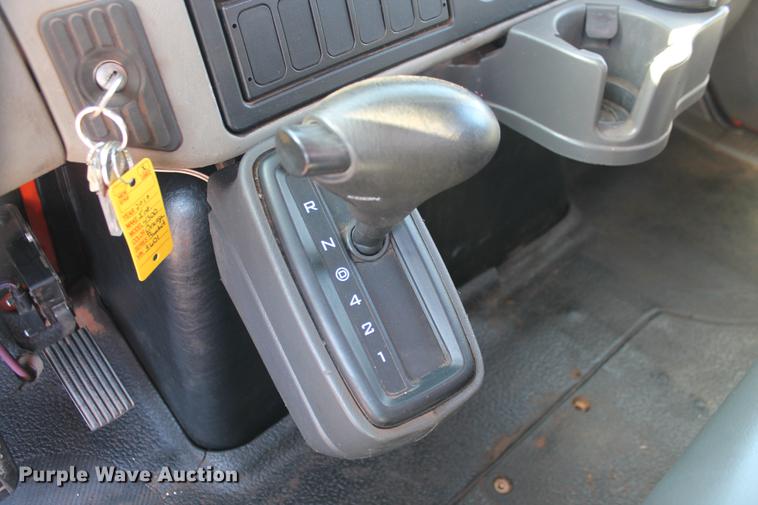 image for item DB5087 2010 International DuraStar 4300 bucket truck