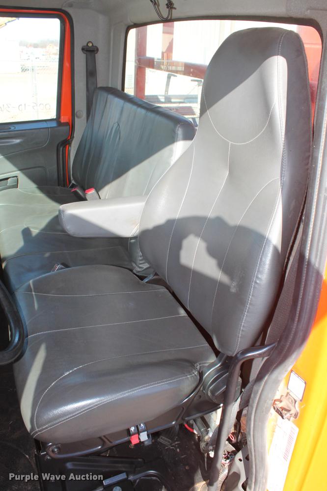 image for item DB5087 2010 International DuraStar 4300 bucket truck