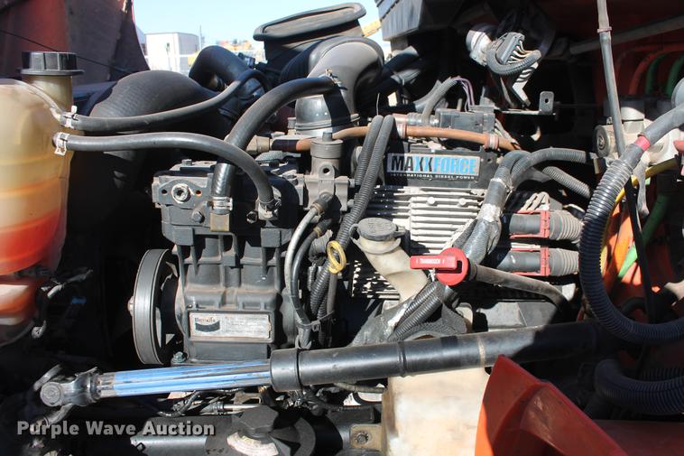 image for item DB5087 2010 International DuraStar 4300 bucket truck