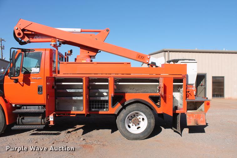 image for item DB5087 2010 International DuraStar 4300 bucket truck