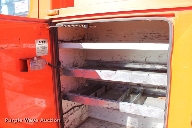 image for item DB5087 2010 International DuraStar 4300 bucket truck