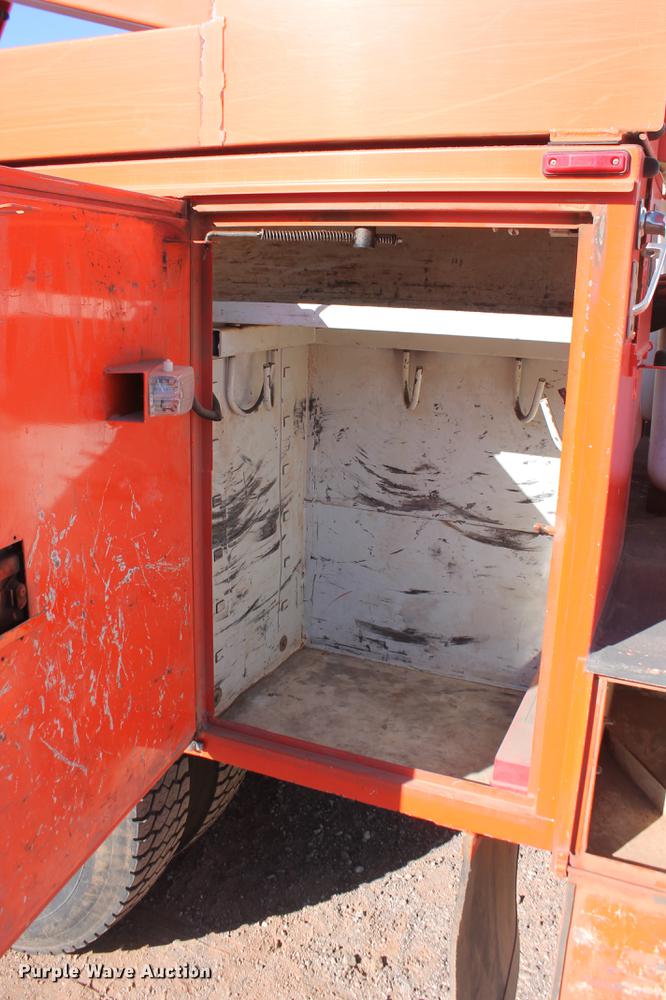 image for item DB5087 2010 International DuraStar 4300 bucket truck