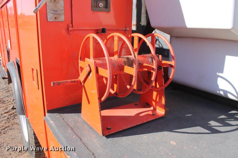 image for item DB5087 2010 International DuraStar 4300 bucket truck