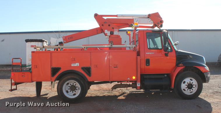 image for item DB5087 2010 International DuraStar 4300 bucket truck