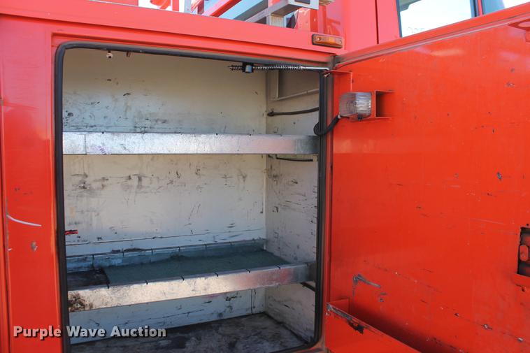 image for item DB5087 2010 International DuraStar 4300 bucket truck