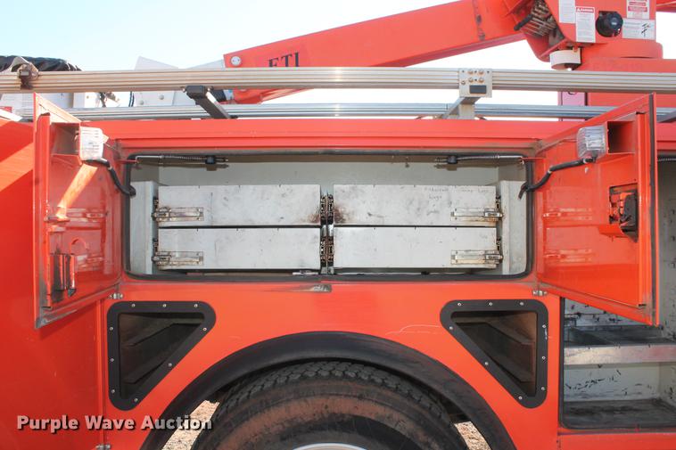 image for item DB5087 2010 International DuraStar 4300 bucket truck