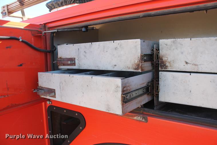 image for item DB5087 2010 International DuraStar 4300 bucket truck