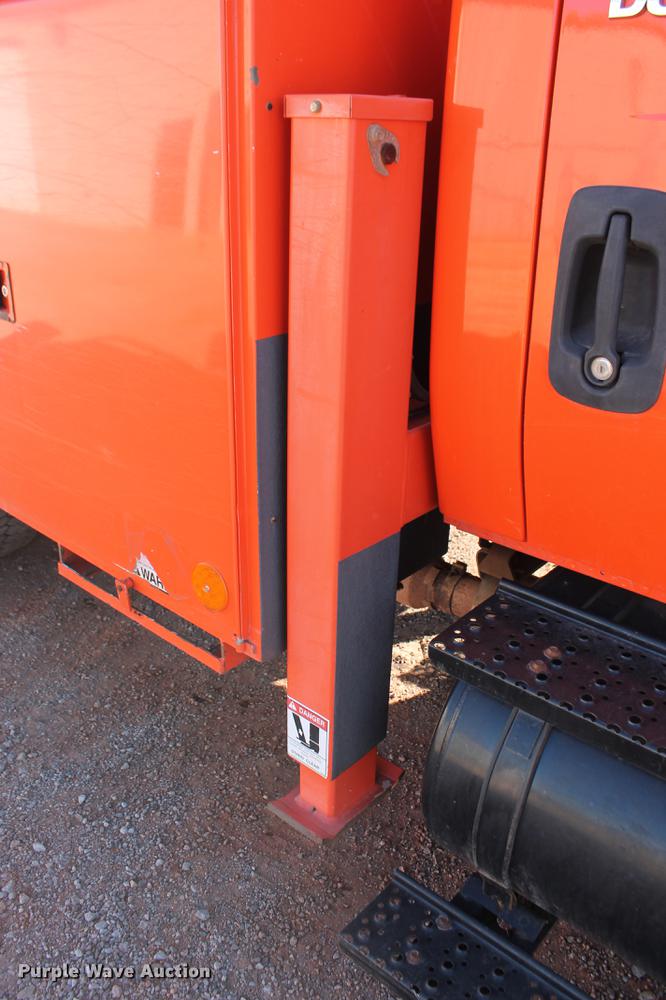 image for item DB5087 2010 International DuraStar 4300 bucket truck