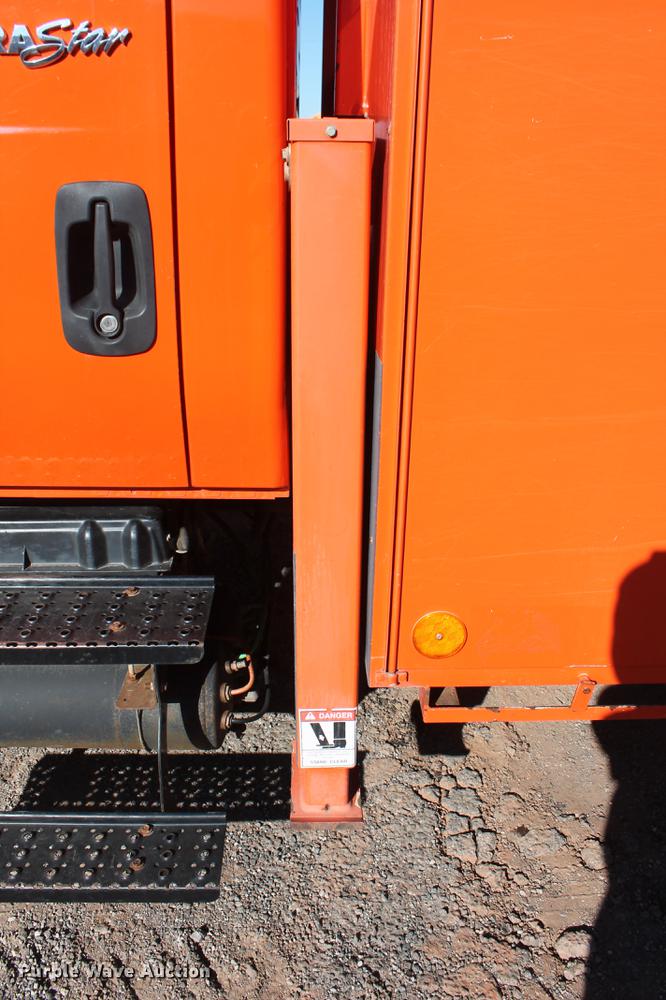 image for item DB5087 2010 International DuraStar 4300 bucket truck