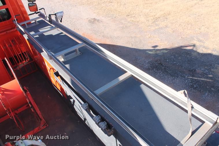 image for item DB5087 2010 International DuraStar 4300 bucket truck