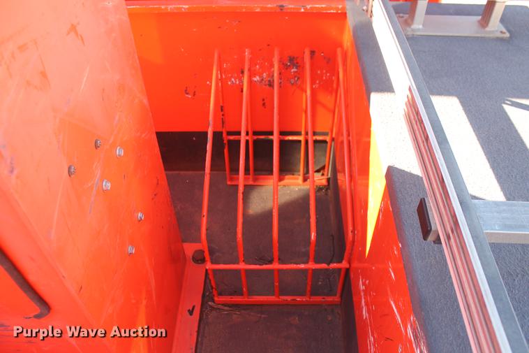 image for item DB5087 2010 International DuraStar 4300 bucket truck