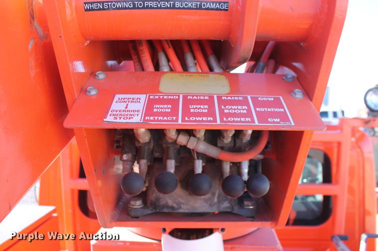 image for item DB5087 2010 International DuraStar 4300 bucket truck