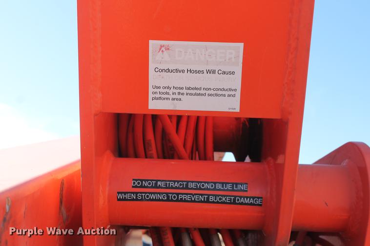 image for item DB5087 2010 International DuraStar 4300 bucket truck