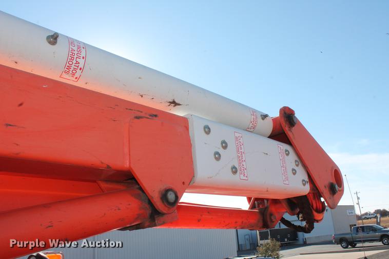 image for item DB5087 2010 International DuraStar 4300 bucket truck