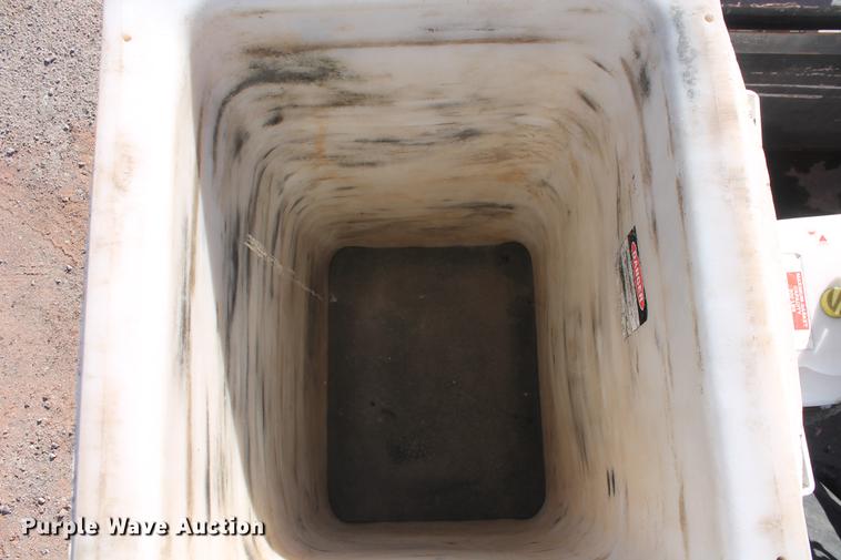 image for item DB5087 2010 International DuraStar 4300 bucket truck