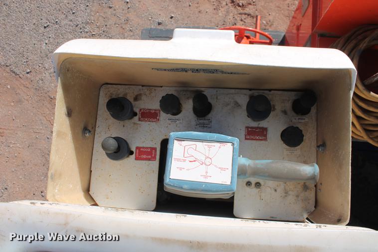 image for item DB5087 2010 International DuraStar 4300 bucket truck