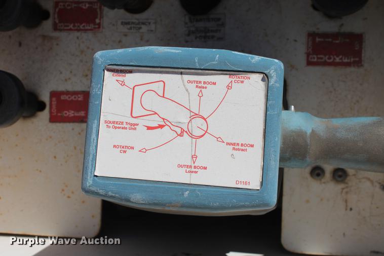 image for item DB5087 2010 International DuraStar 4300 bucket truck