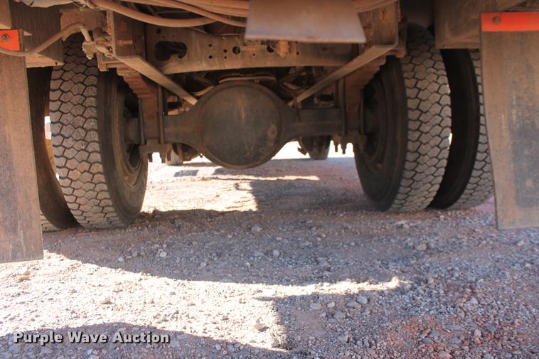 image for item DB5087 2010 International DuraStar 4300 bucket truck