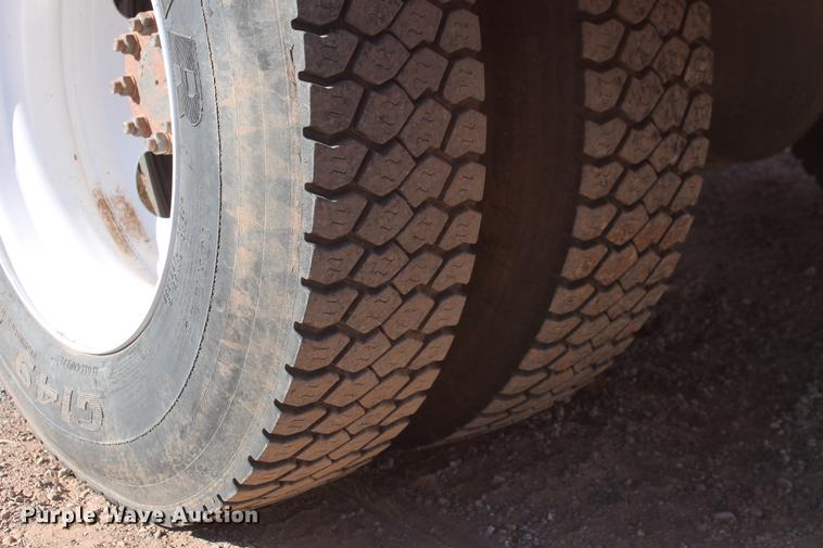 image for item DB5087 2010 International DuraStar 4300 bucket truck