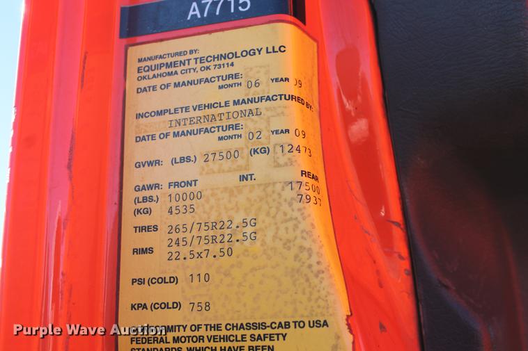 image for item DB5087 2010 International DuraStar 4300 bucket truck