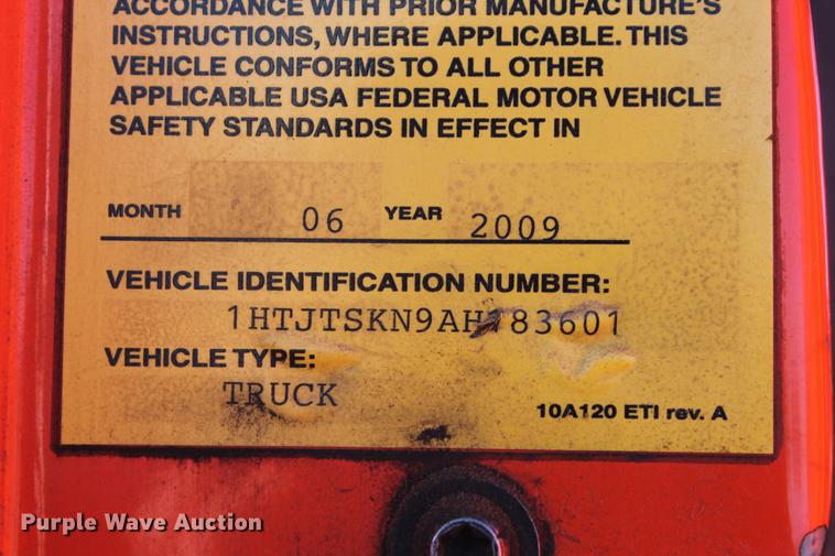 image for item DB5087 2010 International DuraStar 4300 bucket truck