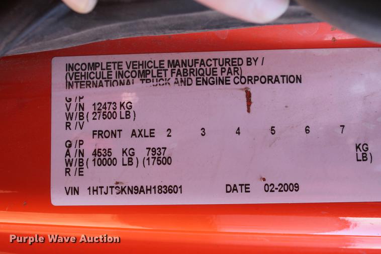 image for item DB5087 2010 International DuraStar 4300 bucket truck