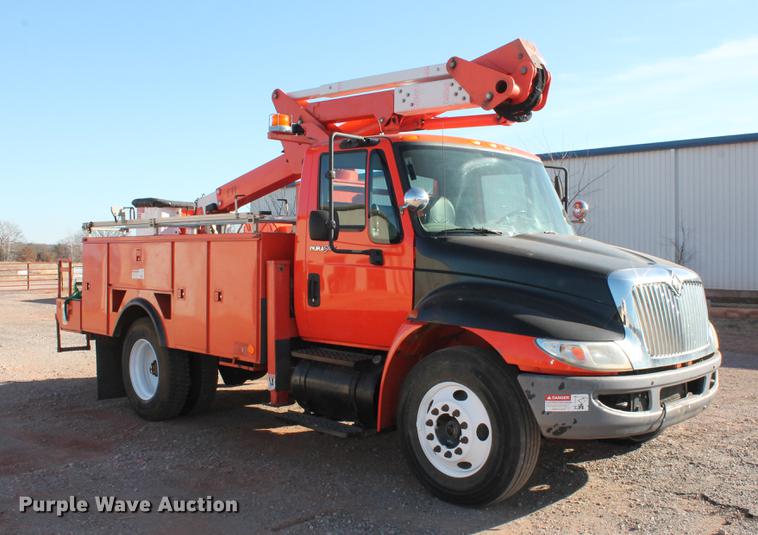 image for item DB5088 2009 International DuraStar 4300 bucket truck