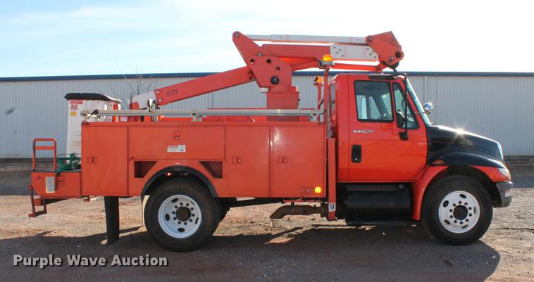 image for item DB5088 2009 International DuraStar 4300 bucket truck