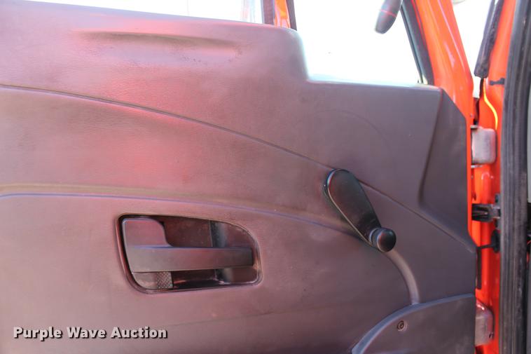 image for item DB5088 2009 International DuraStar 4300 bucket truck